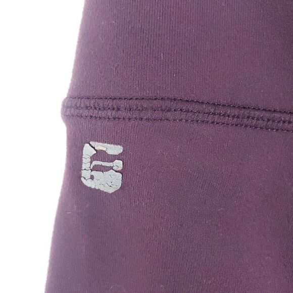 FABLETICS Women's Athletic Capri Compression Leggings Sz S Burgundy - Picture 2 of 3
